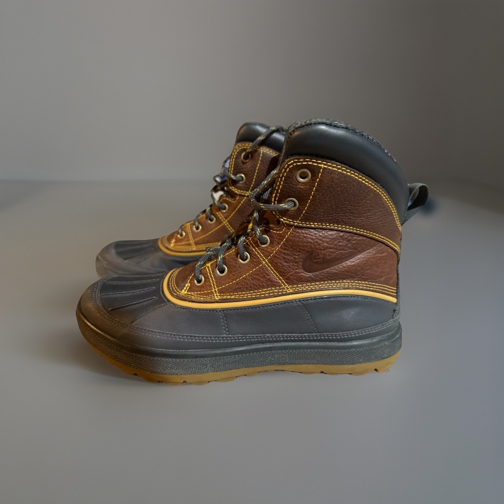 Nike ACG Woodside II Mens Size 7.5 Duck Boots 525393-770 Gold Leaf Brown Leather